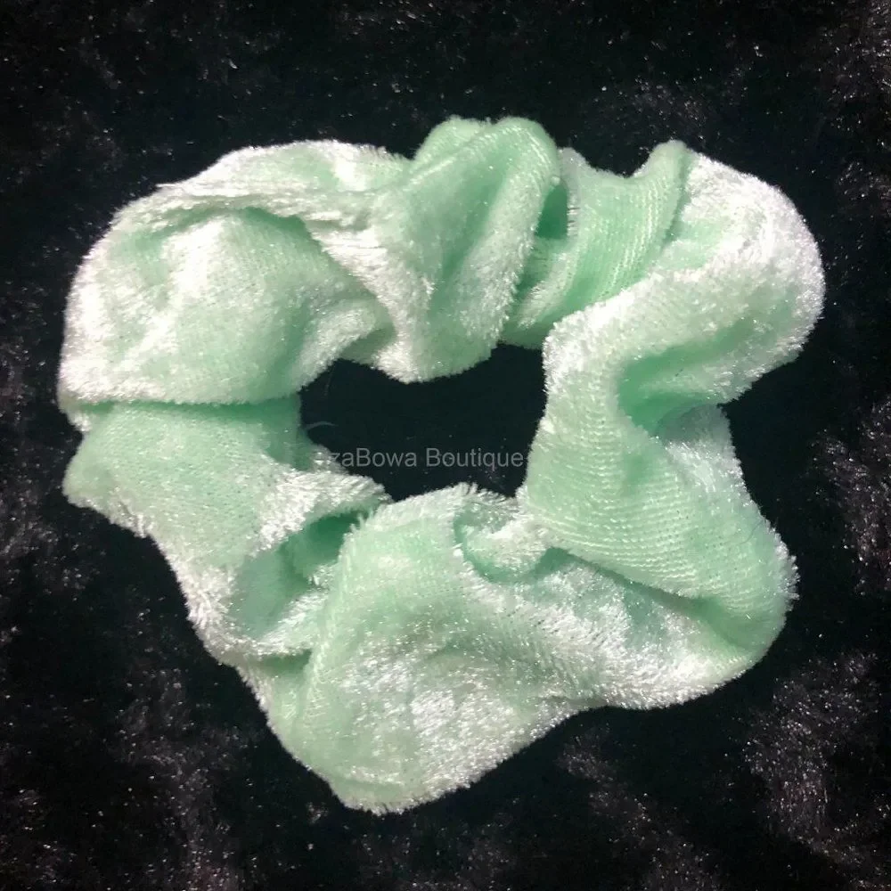 Mint Velvet Scrunchie  -women's-  SC2749  Handmade NWT Boutique